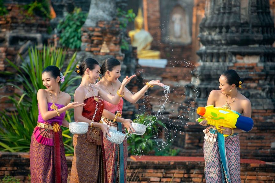 Khám Phá Songkran: Lễ Hội Té Nước Thái Lan Cực “Chất”